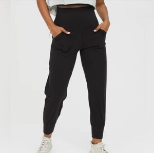 Offline by aerie Real Me Black Jogger US S